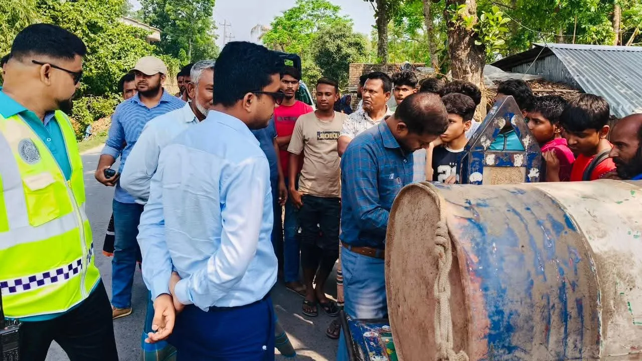 আলমডাঙ্গায় মোবাইল কোর্টের অভিযানে অবৈধ ডিজেল জব্দ, জরিমানা