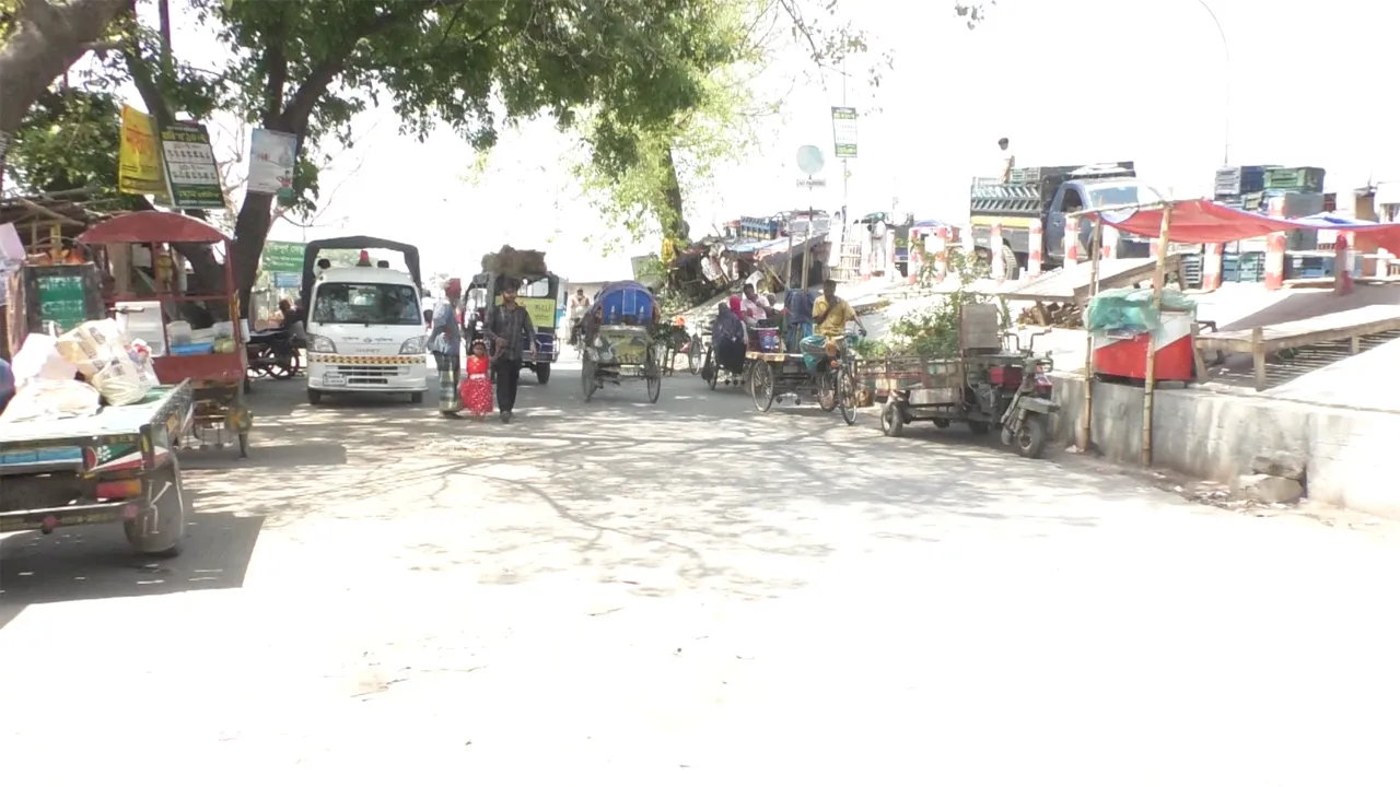 চুয়াডাঙ্গায় মাঝারি তাপপ্রবাহ অব্যাহত, তীব্র গরমে হাঁসফাস
