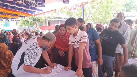 চুয়াডাঙ্গায় ভিজে সরকারি উচ্চ বিদ্যালয়ে ফ্রি মেডিক্যাল ক্যাম্প অনুষ্ঠিত