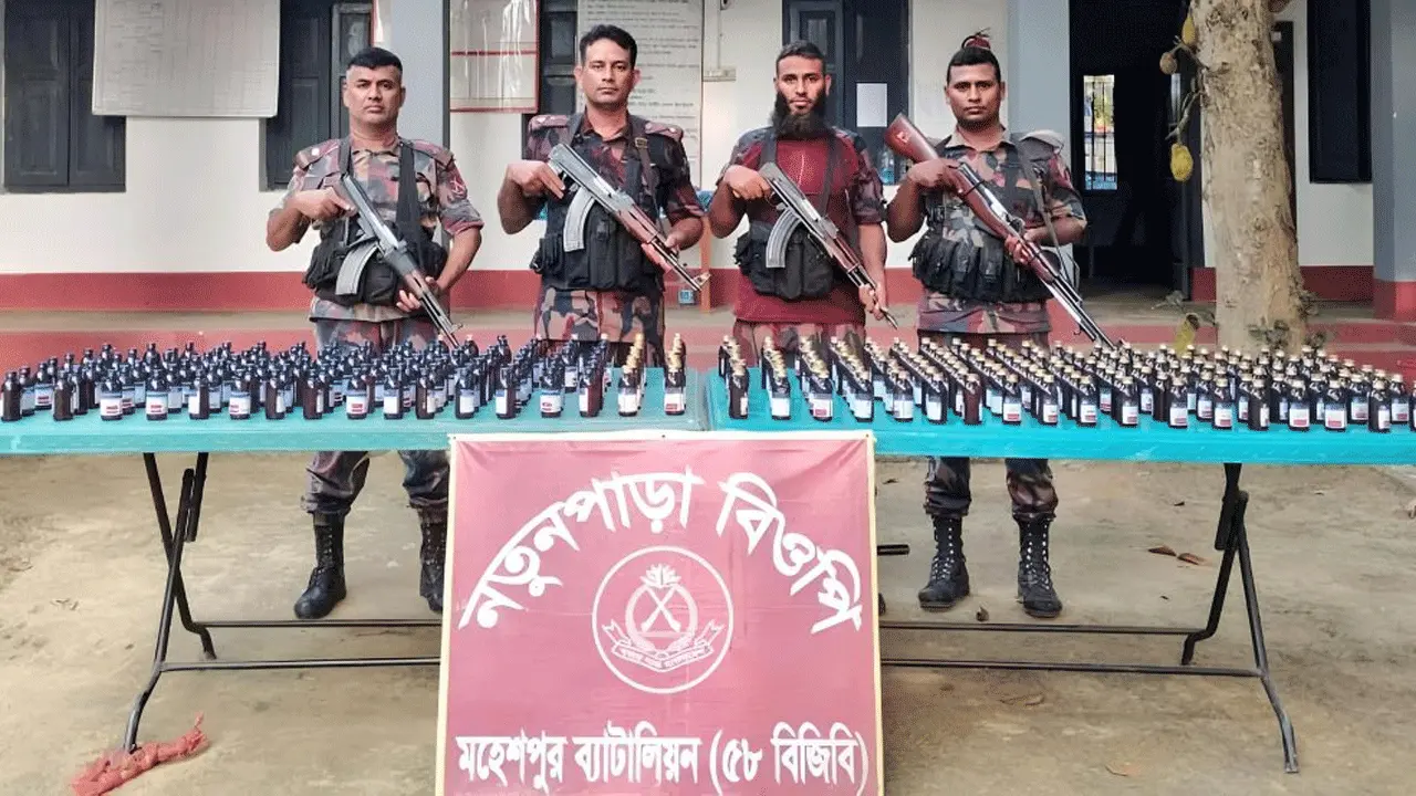 চুয়াডাঙ্গায় বিপুল পরিমাণ নেশাজাতীয় ভারতীয় সিরাপ আটক