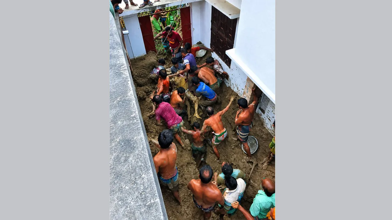চুয়াডাঙ্গায় মাটির নিচে চাপা পড়ে শ্রমিকের মৃত্যু, আহত ২
