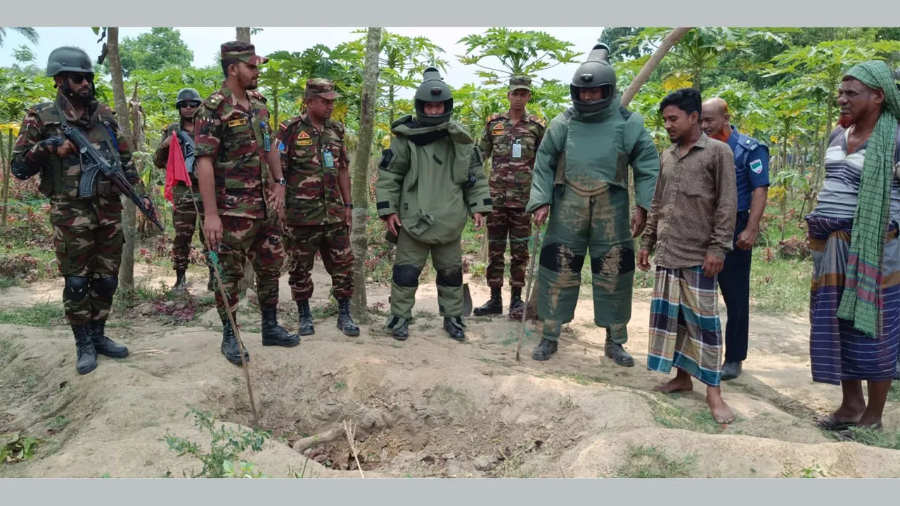 চুয়াডাঙ্গায় ফসলের ক্ষেতে পাওয়া ৭ ল্যান্ডমাইন নিষ্ক্রিয়