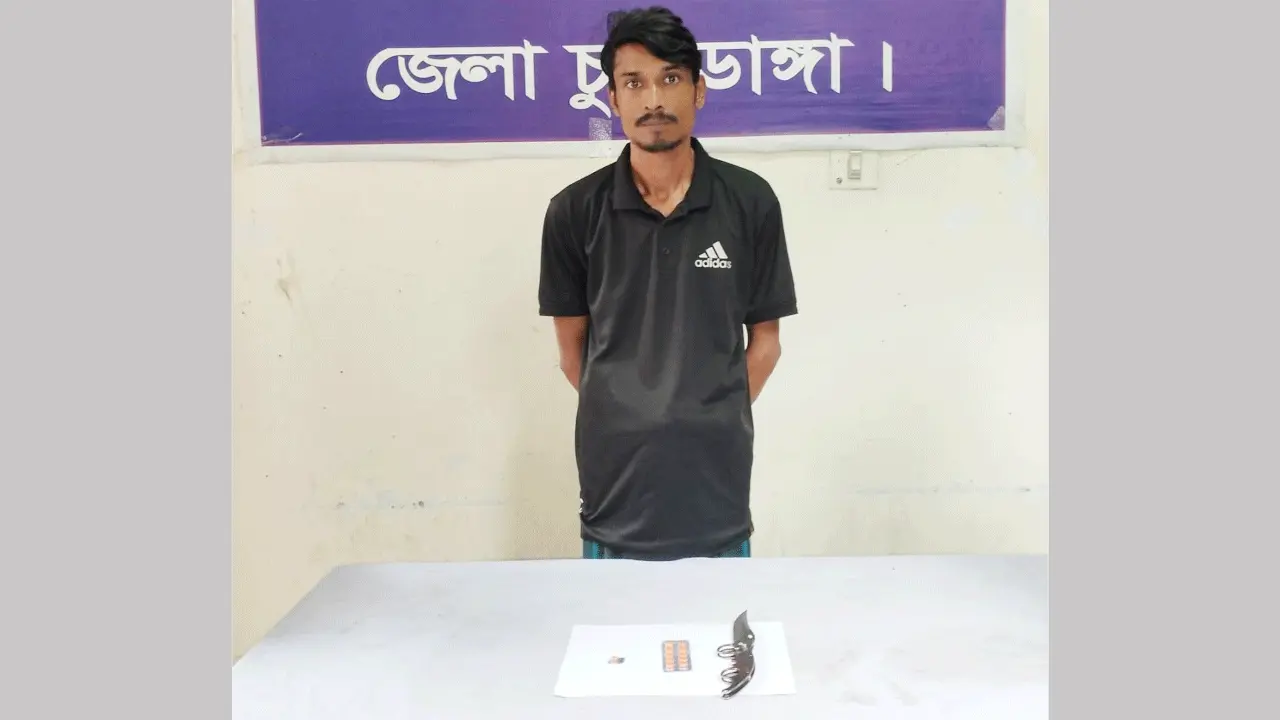 আলমডাঙ্গায় ইয়াবা ও চাকুসহ যুবক আটক