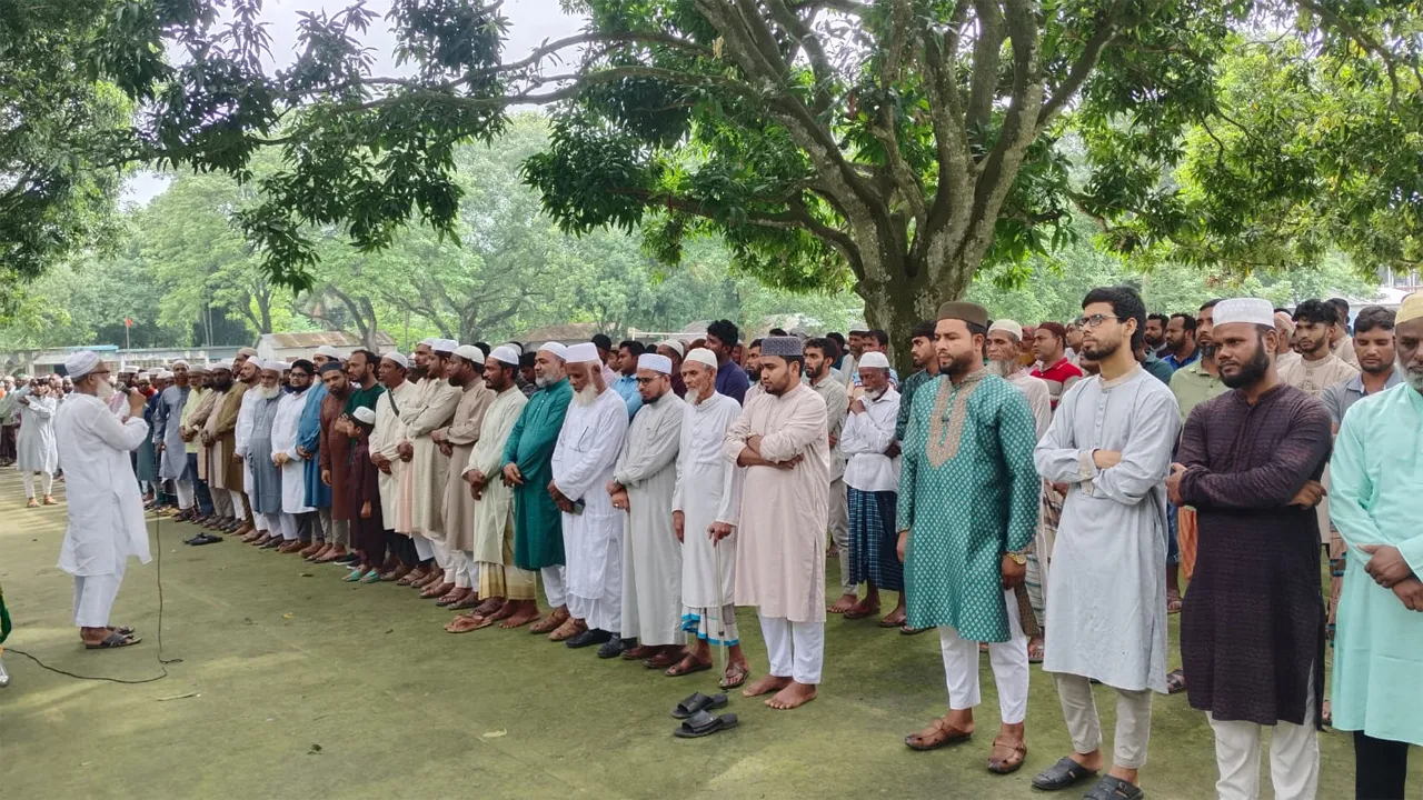 আলমডাঙ্গায় শহীদ আইয়ুবের মায়ের জানাজা সম্পন্ন