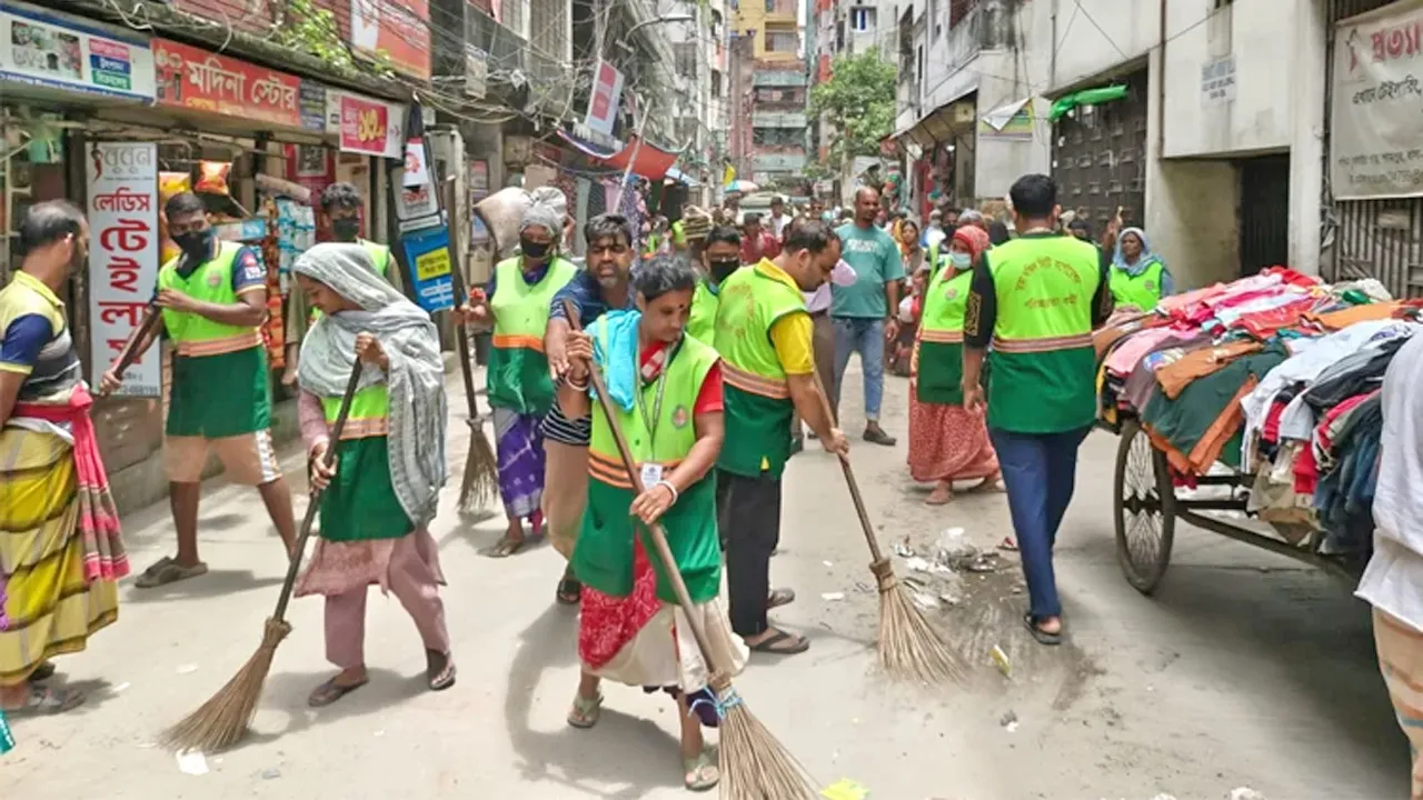 ডিএসসিসি’র ৭৫টি ওয়ার্ডে একযোগে ‘ক্লিনিং ডে’ পালন ও ব্যতিক্রমী বর্জ্য শোভাযাত্রা