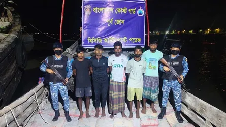 মিয়ানমারে পাচারকালে ৬০০ বস্তা সিমেন্ট উদ্ধার, আটক ৫