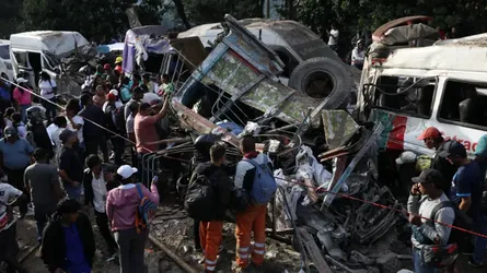 কলম্বিয়ায় মহাসড়কে বোমা হামলায় নিহত ১৪