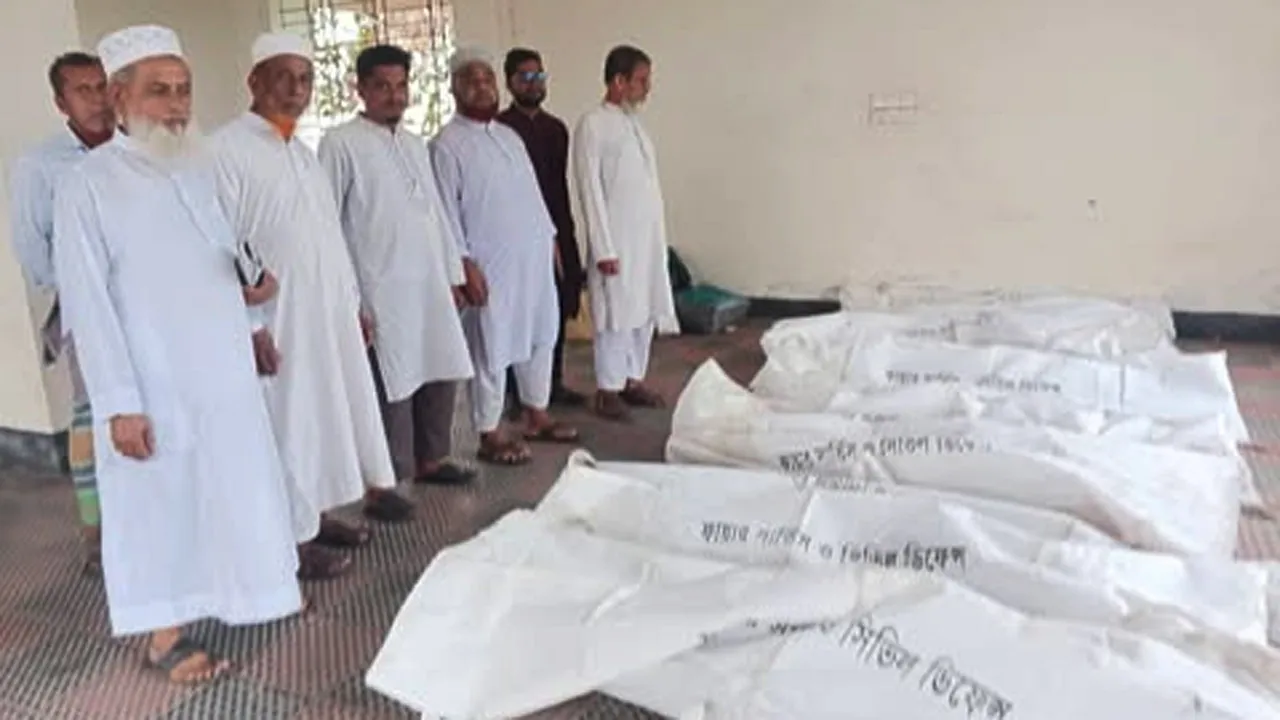 কুমিল্লায় ট্রাক দুর্ঘটনায় নিহতদের লাশ বাড়িতে পৌঁছানোর দায়িত্ব নিল জামায়াত