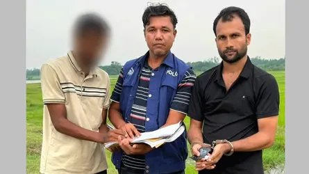 মুরাদনগরে ২ মামলার ওয়ারেন্টভুক্ত পলাতক আসামি ইয়াবাসহ গ্রেফতার