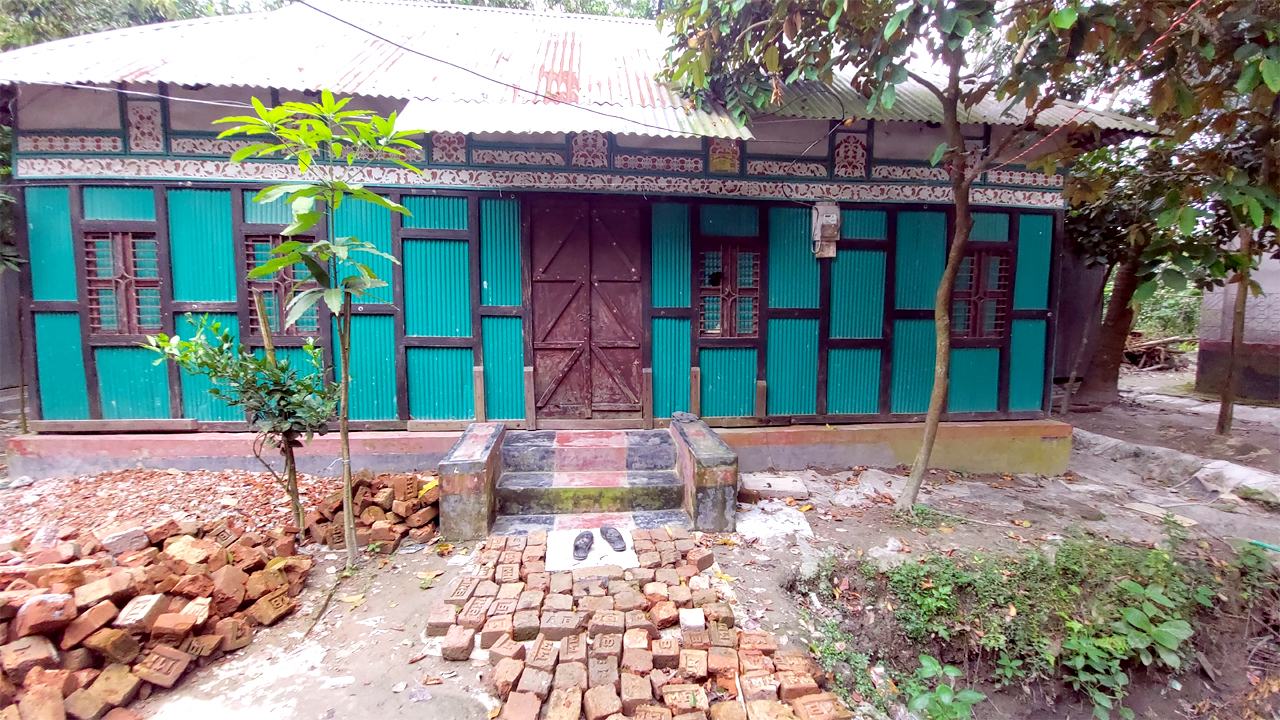 Comilla-Murder-Home