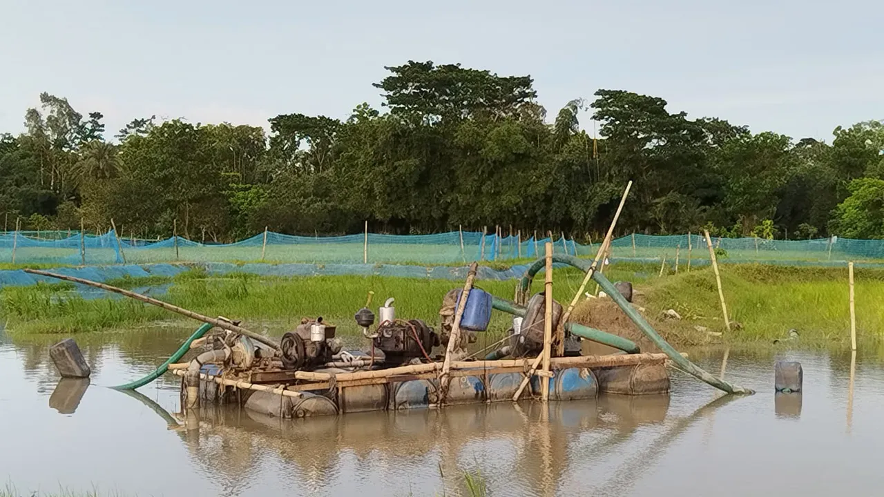 কুমিল্লায় অবৈধ মাটি কাটার বিরুদ্ধে অভিযান