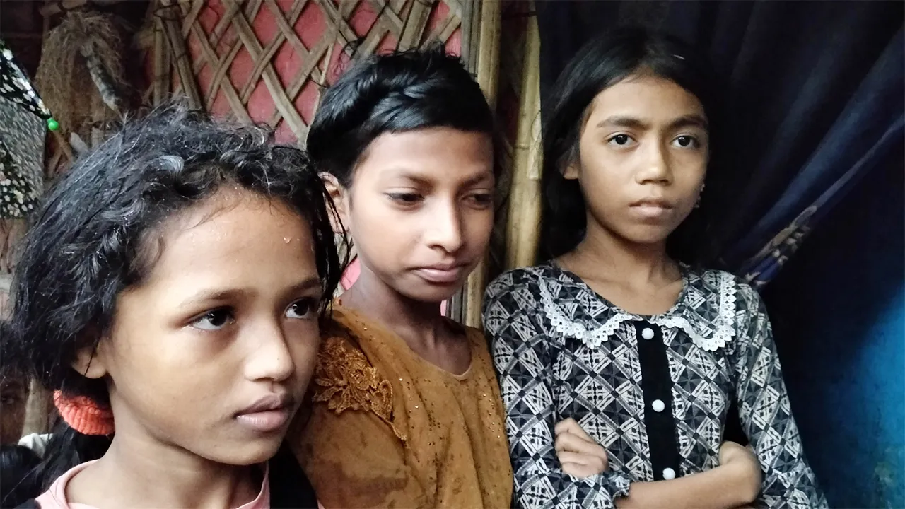 ছুটি নিয়ে ঘরে গিয়েছিলাম, ফিরে এসে দেখি অনেক বান্ধবী আর নেই