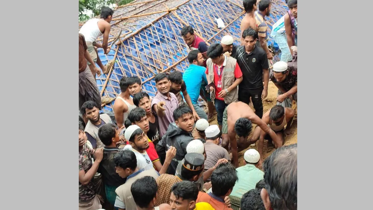 উখিয়ায় পাহাড়ধসে ৫ মাদরাসাশিক্ষার্থীর মৃত্যু, জীবিত উদ্ধার ১০