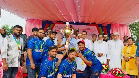 নরসিংদীতে জুলাই গণঅভ্যুত্থান স্মরণে সিক্স-এ-সাইড ক্রিকেট টুর্নামেন্ট অনুষ্ঠিত