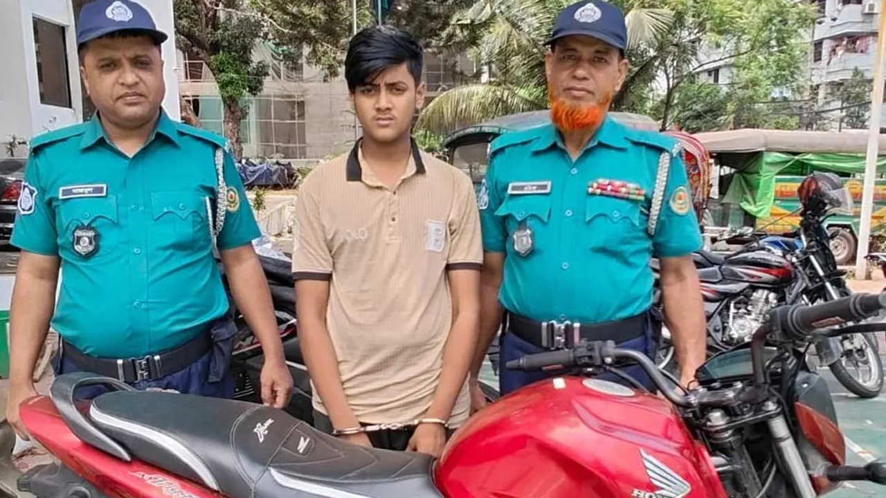 রিমান্ডে দেয়া তথ্যে মোটরসাইকেল উদ্ধার : জড়িত যুবক ১৯ মামলার আসামি