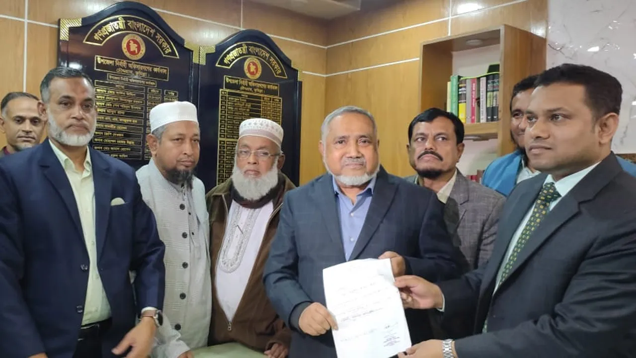 কুমিল্লা-১১ আসনে মনোনয়নপত্র জমা দিলেন জামায়াতের নায়েবে আমির ডা: তাহের