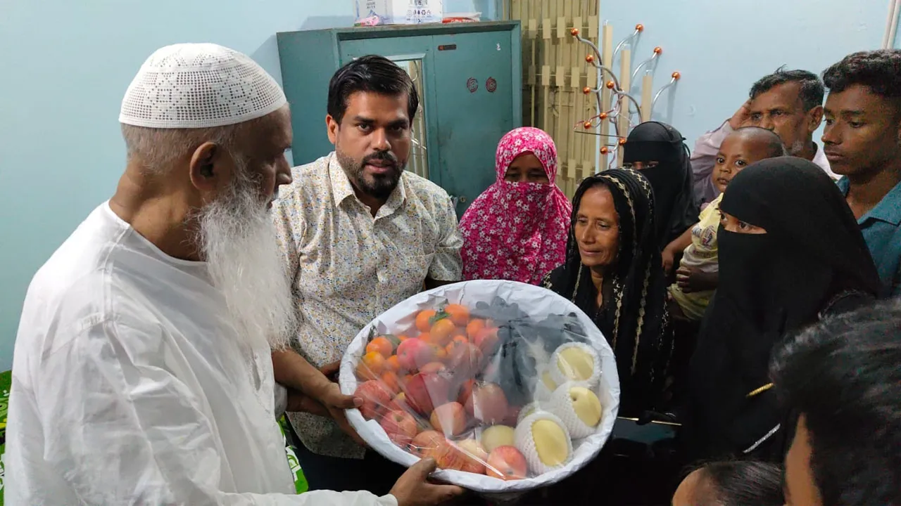 রমজান উপলক্ষে জুলাই শহীদ পরিবারে ধর্মমন্ত্রীর উপহার