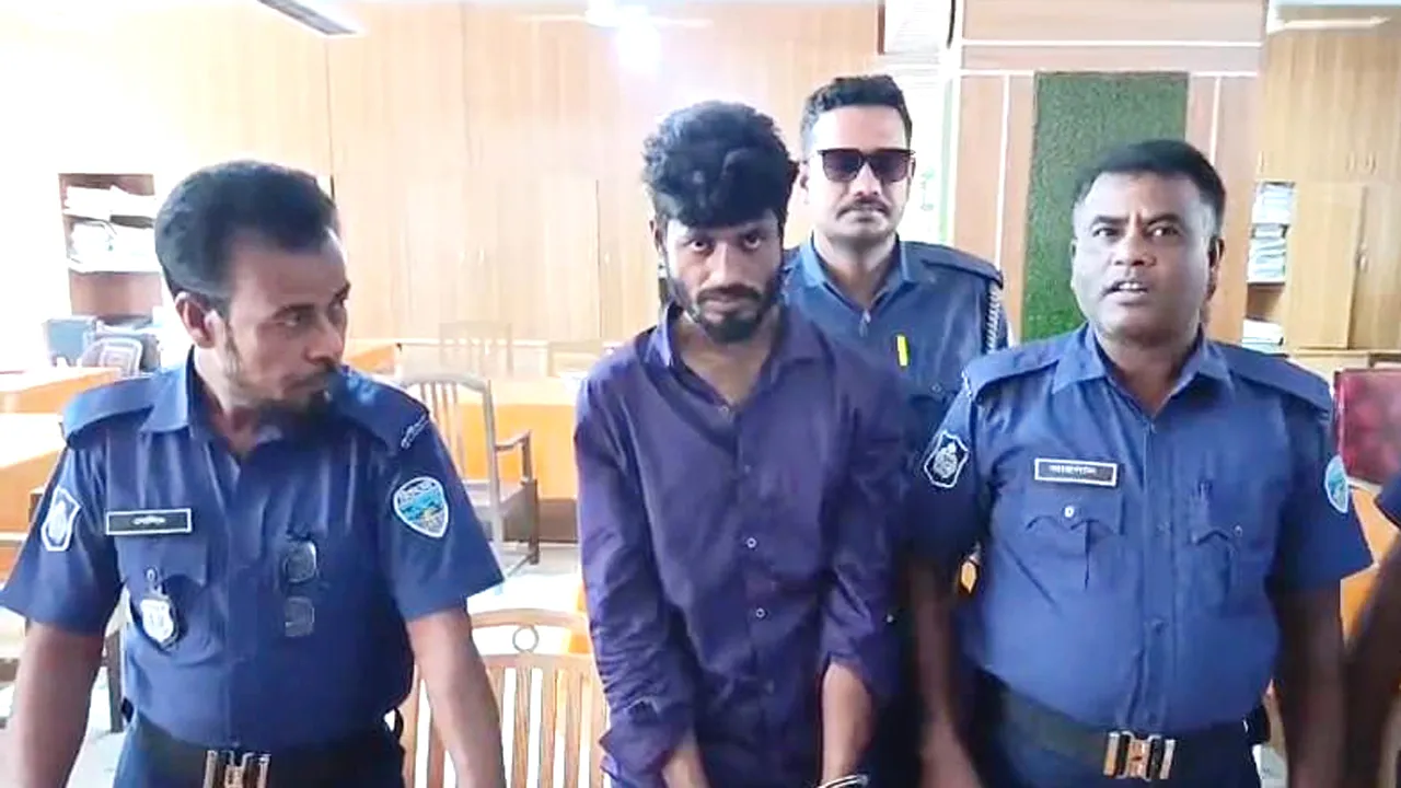 মুরাদনগরে নারীর বিবস্ত্র ভিডিও ছড়ানোর ‘মূলহোতা’ শাহ পরানের ৫ দিনের রিমান্ড