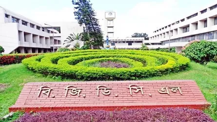 কুমিল্লায় স্ত্রীসহ ছিনতাইকারীদের কবলে বাখরাবাদ কর্মকর্তা