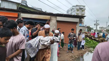 দেবিদ্বারে বাবার মোটরসাইকেল থেকে ছিঁটকে পড়ে মৃত্যু