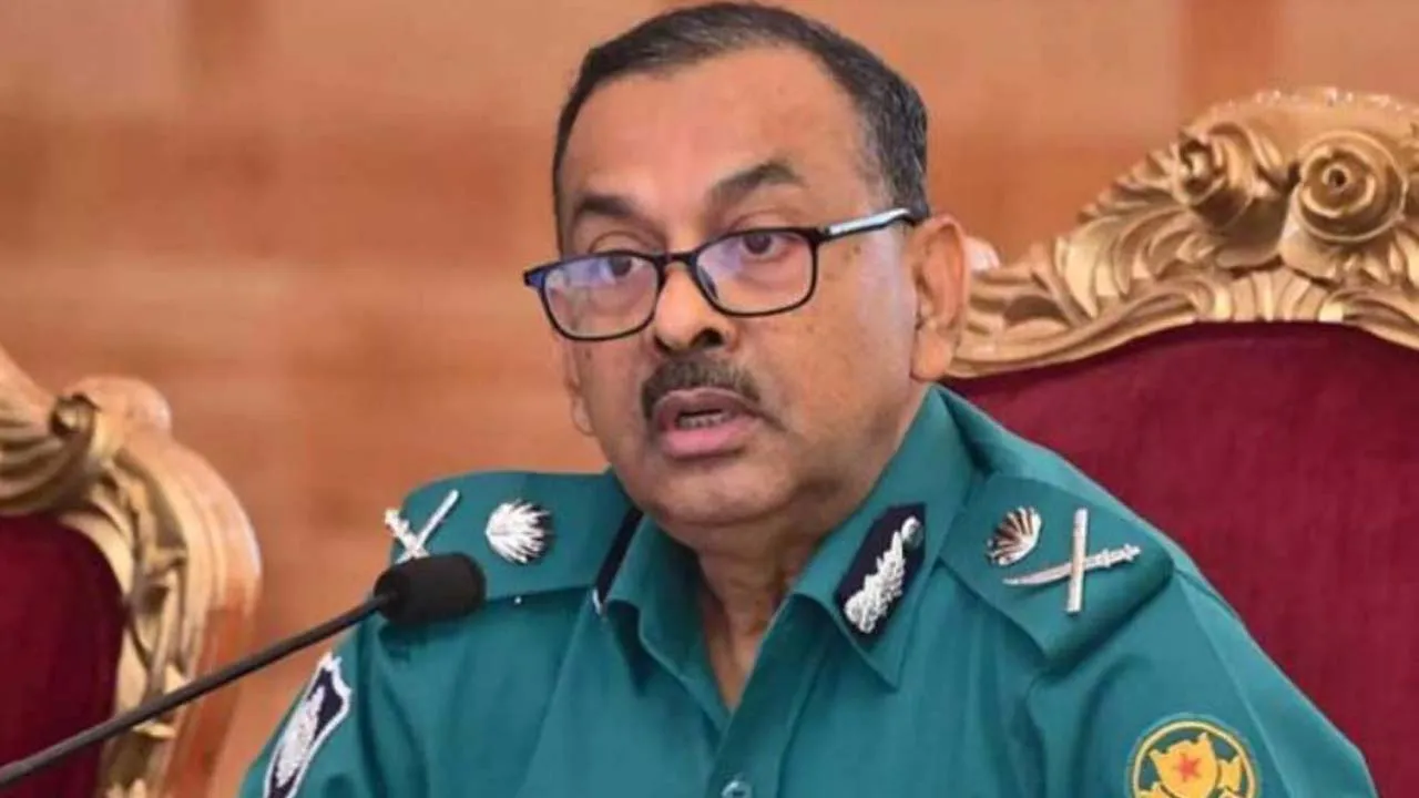 জনগণকে কাঙ্ক্ষিত সেবা দেয়ার মাধ্যমে মন জয় করতে হবে