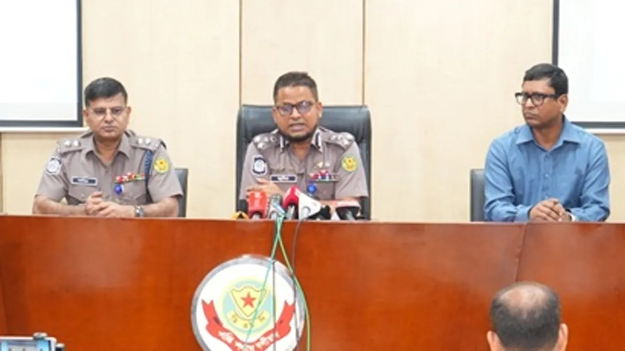 এখন চালক ও মালিক উভয়ের বিরুদ্ধে ব্যবস্থা নেয়া হবে : ডিএমপি