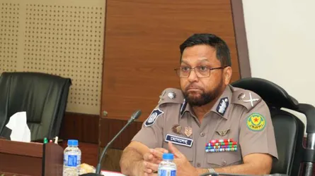 হাটের সীমানার বাইরে পশু রাখা যাবে না