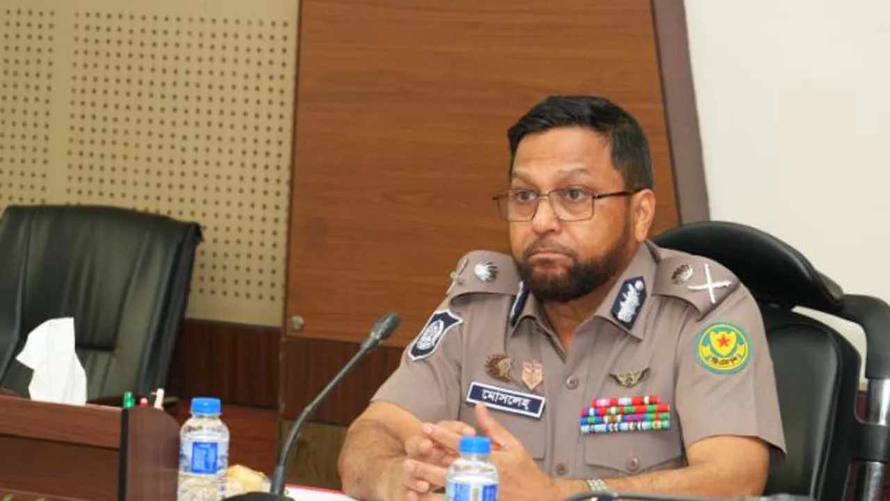 হাটের সীমানার বাইরে পশু রাখা যাবে না