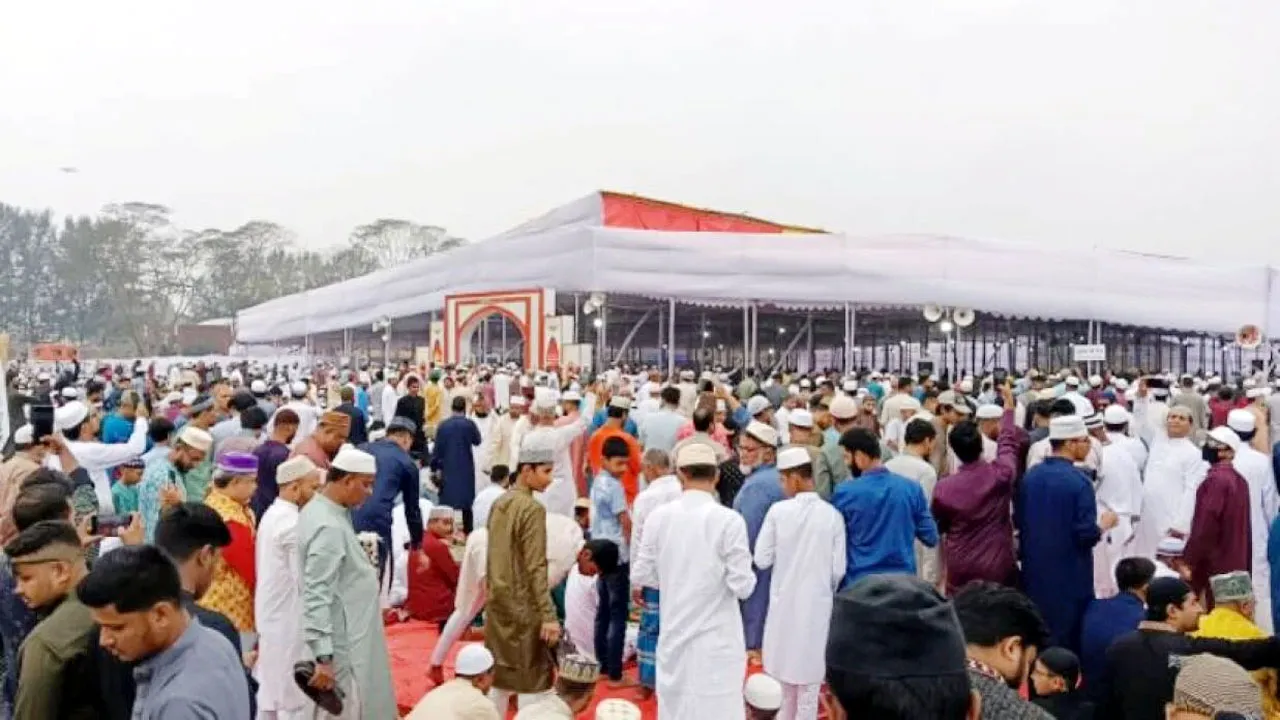 যথাযোগ্য মর্যাদা ও আনন্দ-উচ্ছ্বাসের মধ্যদিয়ে উদযাপিত হচ্ছে পবিত্র ঈদুল ফিতর