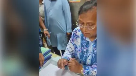 ডিএসসিসি প্রশাসকের খিলগাঁও আঞ্চলিক কার্যালয় পরিদর্শন
