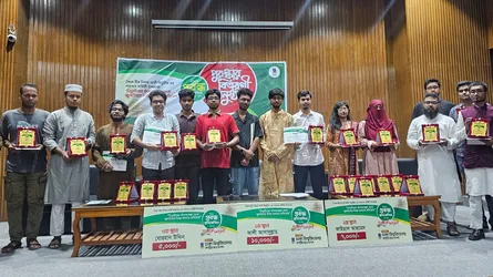 তিতুমীর থেকে জুলাই: ডাকসুর প্রবন্ধ প্রতিযোগিতার পুরস্কার বিতরণ