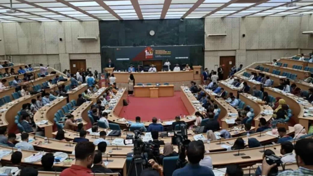 আওয়ামী শাসনব্যবস্থা রাষ্ট্রকে জনগণের বিরুদ্ধে অস্ত্রে পরিণত করেছিল