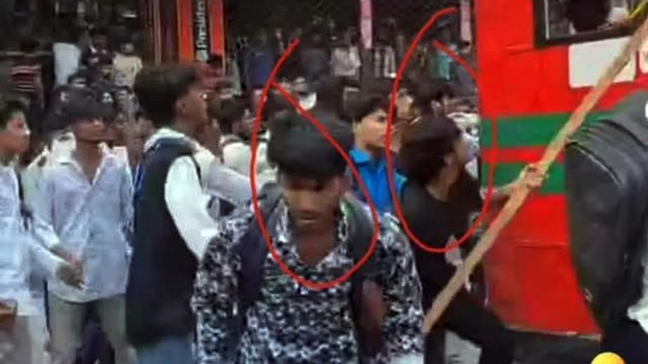 উত্তরায় ঢাবির ক্ষণিকা বাসে হামলা, ৫ শিক্ষার্থী আহত