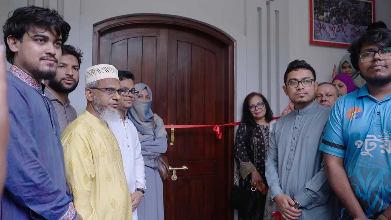 সংস্কার শেষে উদ্বোধন করা হলো ডাকসু সংগ্রহশালা