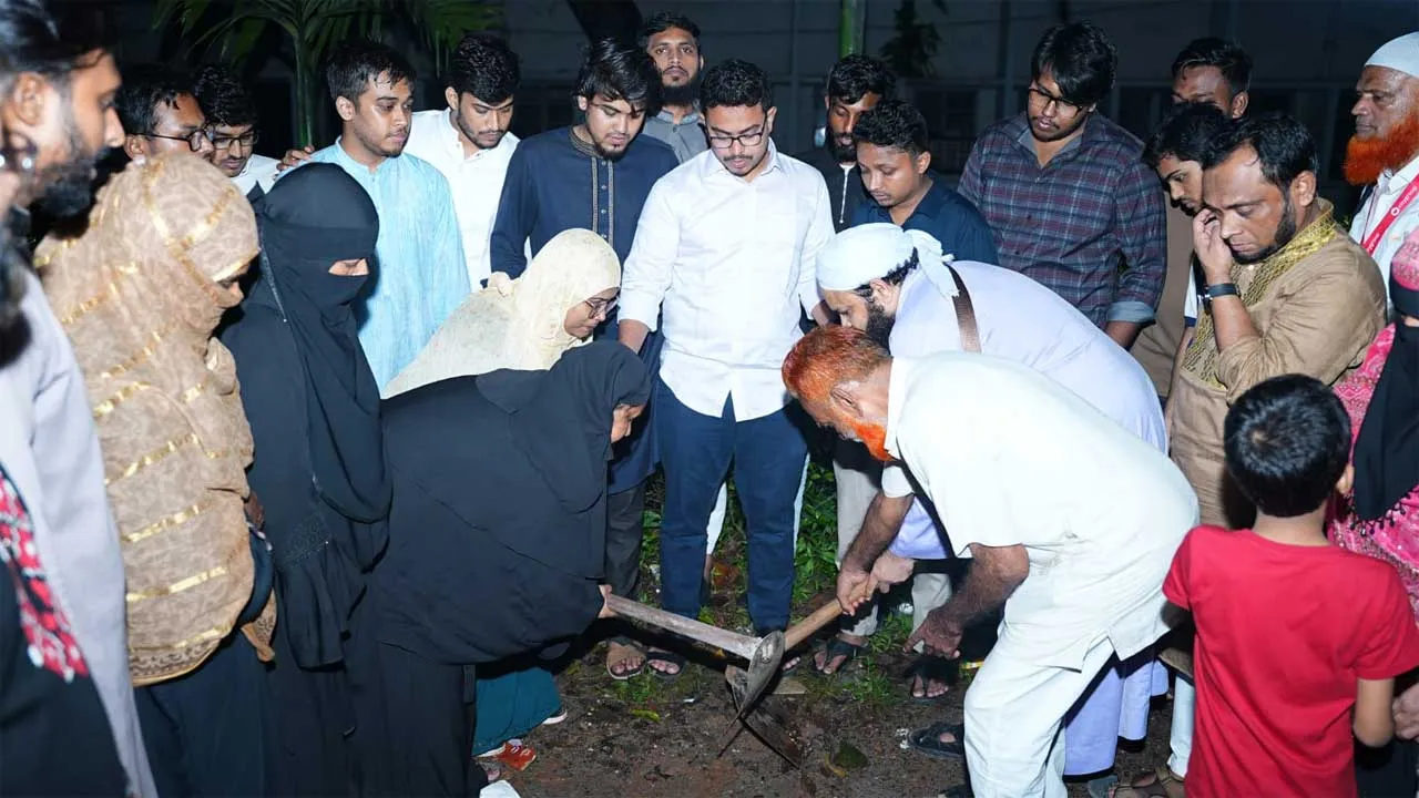 ঢাবিতে ‘নির্ভীক জুলাই’ স্মৃতিস্তম্ভের ভিত্তিপ্রস্তর স্থাপন ডাকসুর