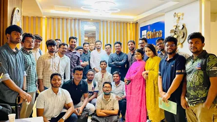 ঢাবির ১৭টি বাসরুটের সভাপতি-সম্পাদকদের সাথে ডাকসু নেতাদের মতবিনিময়