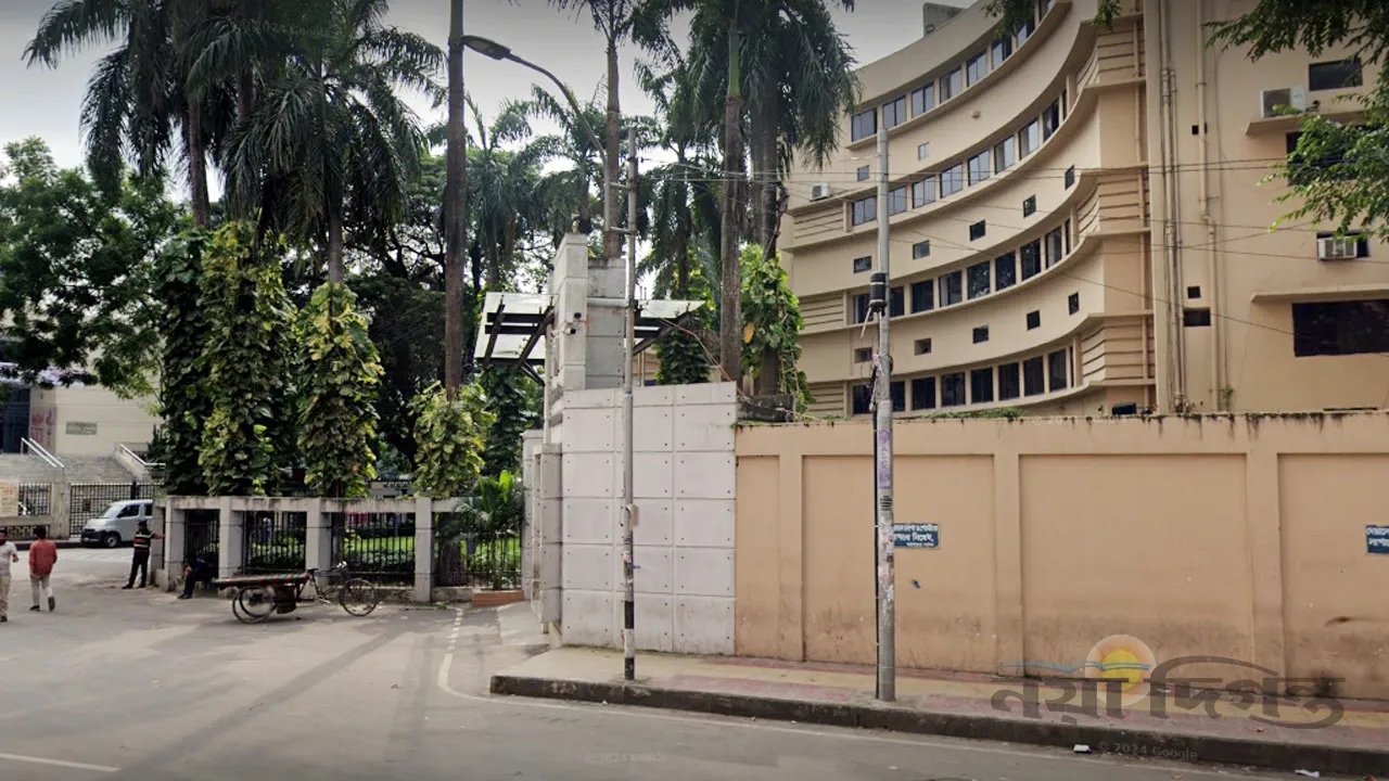 প্রশাসনের শীর্ষ ব্যক্তিদের নাম ব্যবহার করে চলছে প্রতারণা