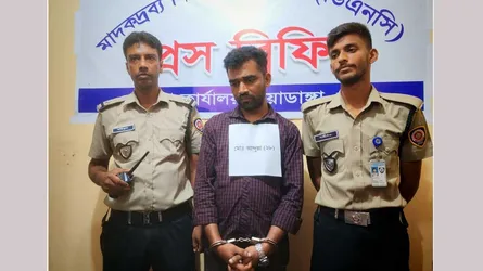 দামুড়হুদায় ইয়াবাসহ যুবক আটক