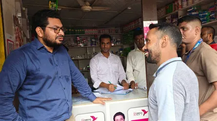 মোবাইলে কোর্টে বাধা, প্রকাশ্যে ক্ষমা চাইলেন স্বেচ্ছাসেবক দল নেতা
