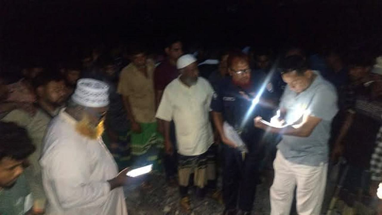 দামুড়হুদায় চলন্ত ট্রেন থেকে পড়ে একজনের মৃত্যু