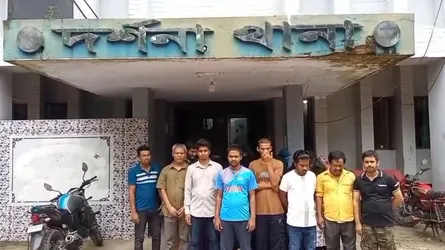 অবশেষে আপন ঠিকানায় ফিরলেন ভারত থেকে আসা ২২ বাংলাদেশী নারী-পুরুষ