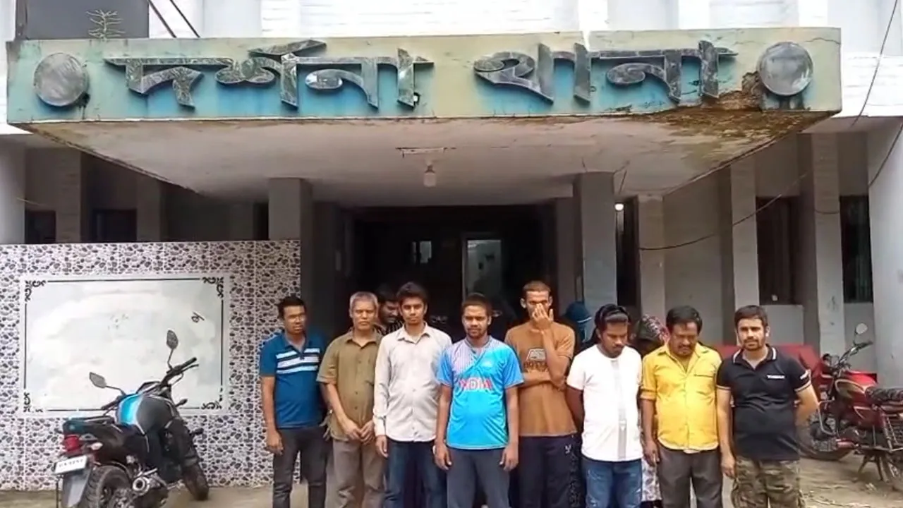 অবশেষে আপন ঠিকানায় ফিরলেন ভারত থেকে আসা ২২ বাংলাদেশী নারী-পুরুষ