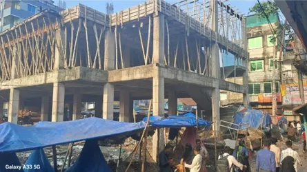 ৫ বছরেও গৌরীপুর কাঁচাবাজারের নির্মাণ কাজ শেষ না হওয়ায় ভোগান্তি