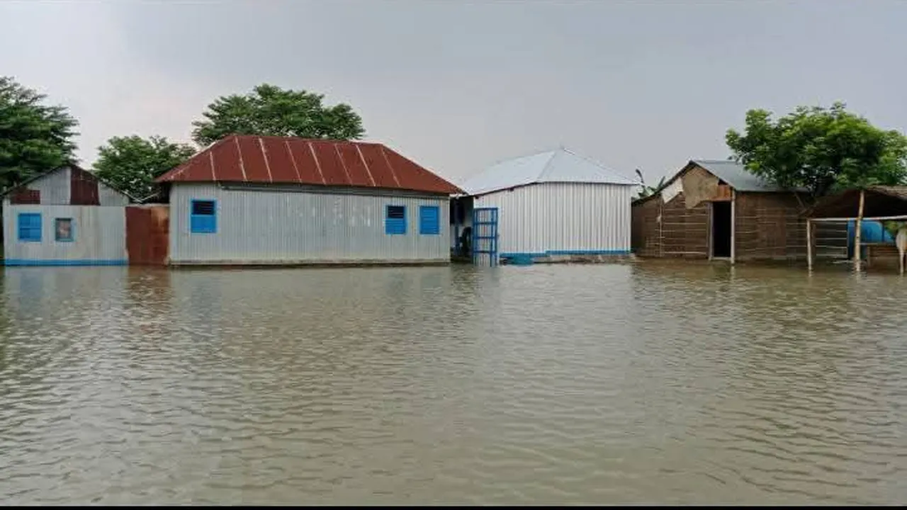 দৌলতপুরে চরাঞ্চল প্লাবিত, ৫০ হাজার মানুষ পানিবন্দি