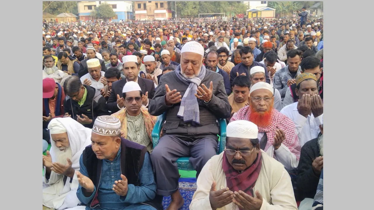 কুষ্টিয়ার দৌলতপুরে খালেদা জিয়ার রোগমুক্তি কামনায় দোয়া মাহফিল