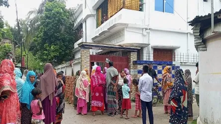 চুয়াডাঙ্গায় ভাড়া বাসা থেকে নারীর অর্ধগলিত লাশ উদ্ধার