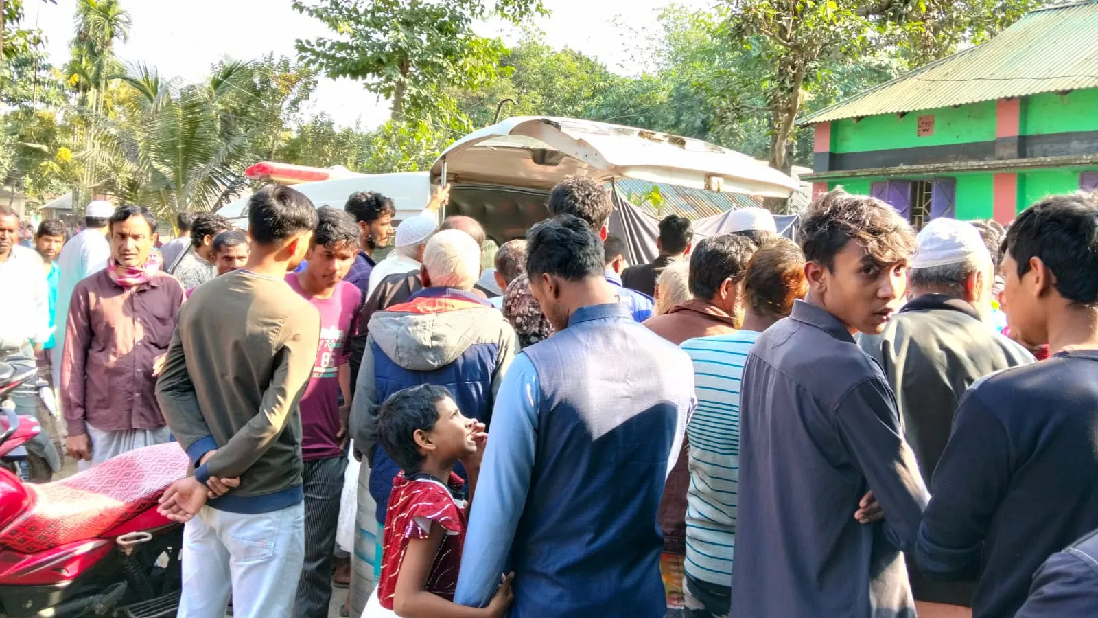 রংপুরে রেক্টিফাইড স্পিরিট পানে মৃতের সংখ্যা বেড়ে ৭, কয়েকজনের অবস্থা গুরুতর