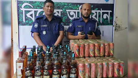 দেবিদ্বারে নদী থেকে বিপুল পরিমাণে মদ উদ্ধার