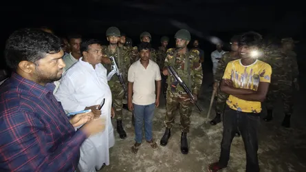 দেবীগঞ্জে অবৈধভাবে বালু উত্তোলন করায় ২ লাখ টাকা জরিমানা