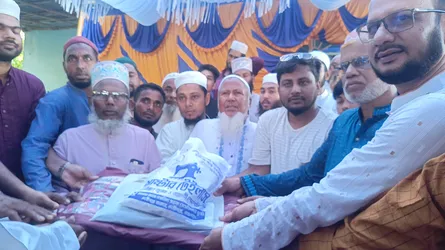 ৪৭ বছর ইমামতি শেষে বিদায়, সংবর্ধনায় সিক্ত আব্দুল হামিদ